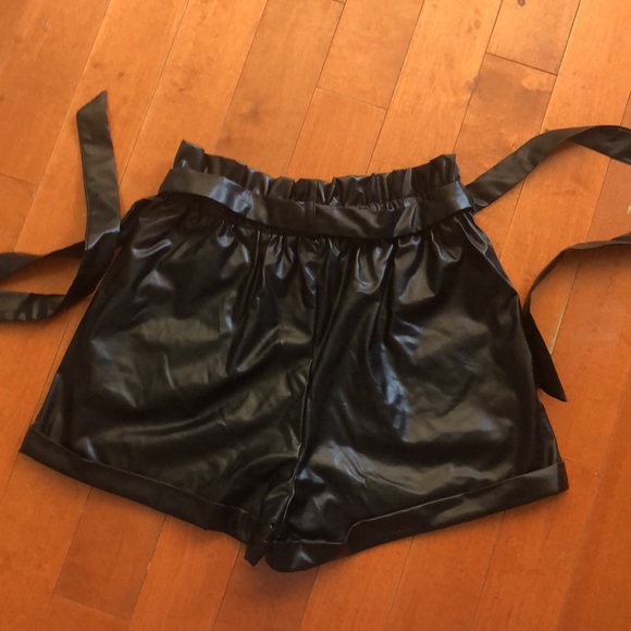 Pleather Paperbag Shorts - Picture 2 of 3